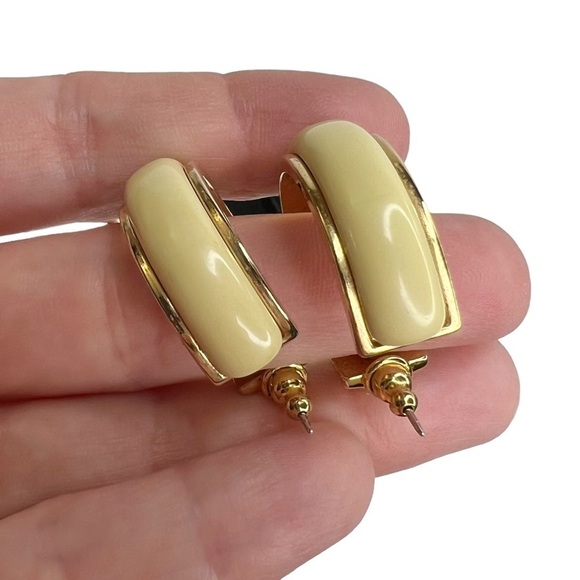 Lot of 10 Pairs of Hoops & Stud Pierced Earrings: LOFT AVON - Picture 7 of 15